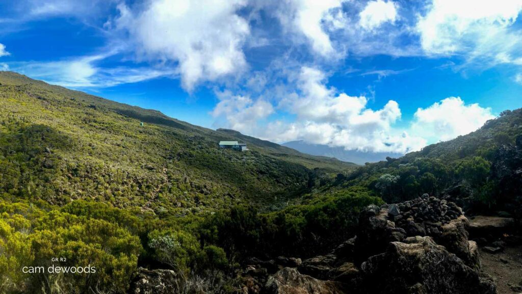 gr r2 - traversée de la réunion à pied