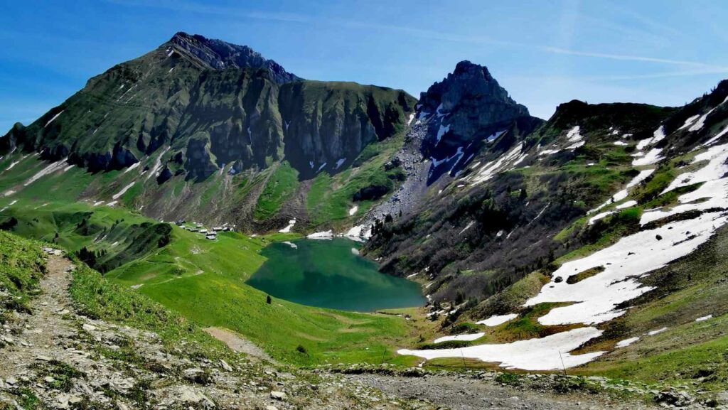 can you swim in alpine lakes